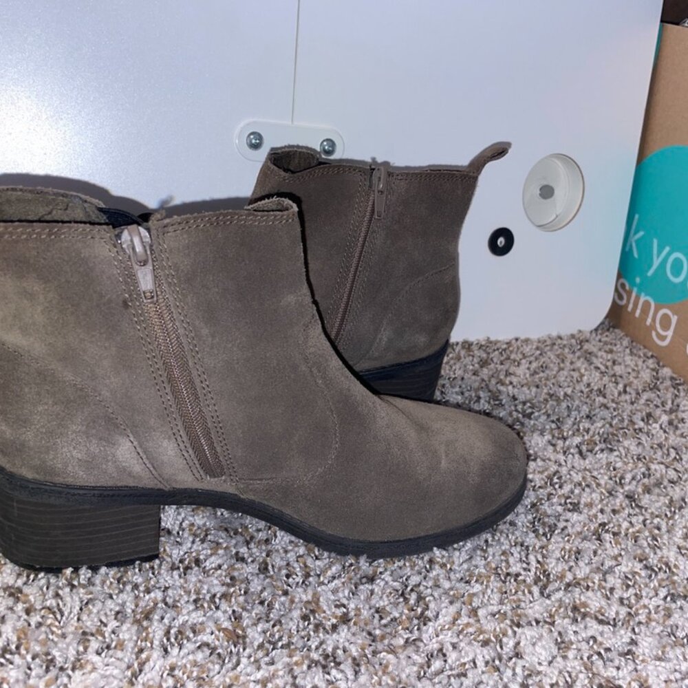 Clarks Booties Women's 8.5 - Picture 3 of 7